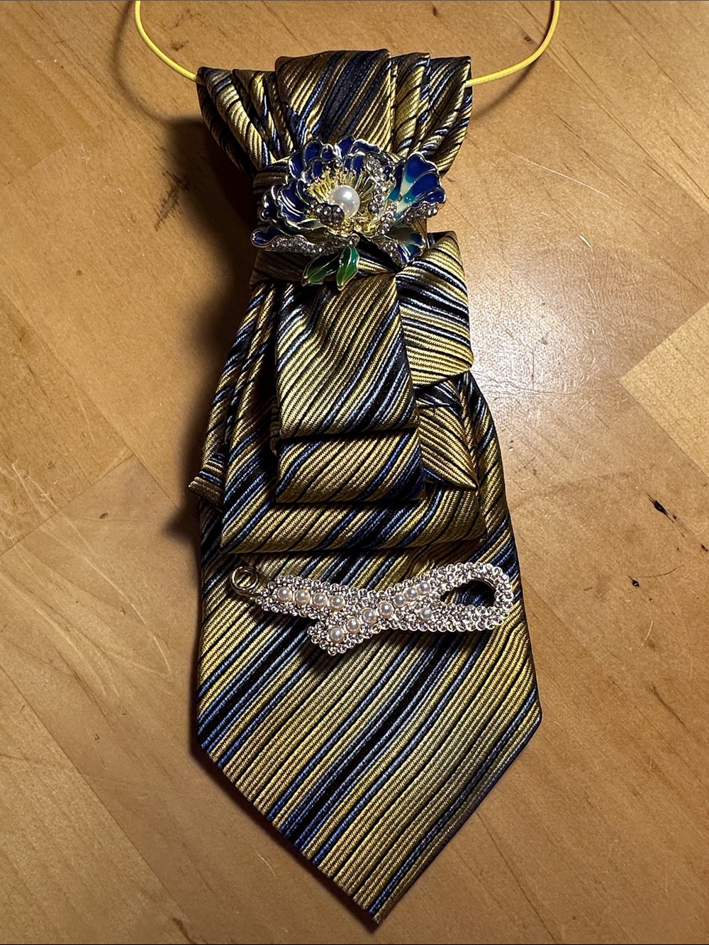 Stefano Baggio All Silk Necklace Tie in Gold and Blue with Flower Brooch